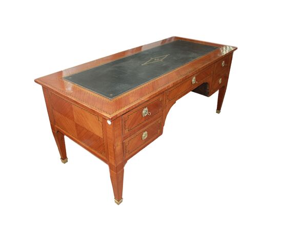 Beautiful French Louis XVI desk from the mid-1800s with inlay thread