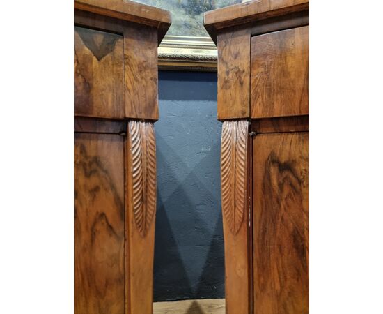 Pair of Empire sideboards, 1820, veneered in walnut burl wood