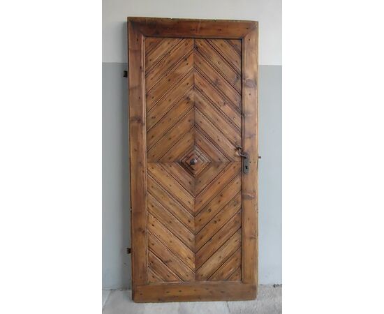 Rustic door with one door     