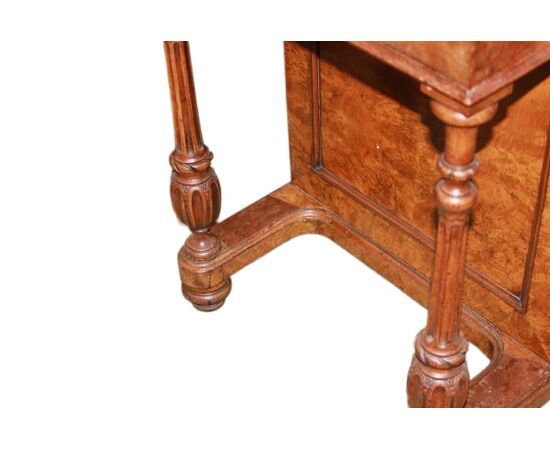 English Davenport from the second half of the 19th century in walnut and walnut burl