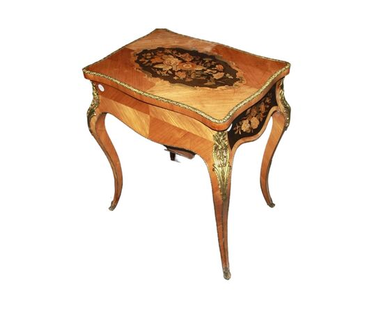 French Louis XV style toilet in rosewood with floral inlays on an ebony background, 19th century