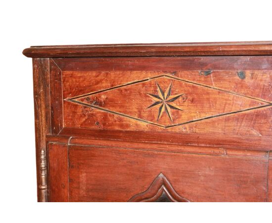 Vetrina Francese Stile Provenzale di Medie Dimensioni in legno di noce 1800