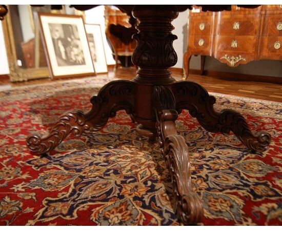 19th-century Austrian extendable center table in mahogany