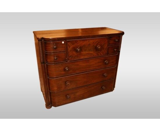 Large Victorian mahogany chest of drawers from the 1800s