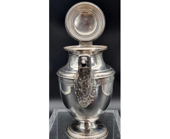 Caffettiera in argento 800, stile neoclassico, Italia, XX secolo