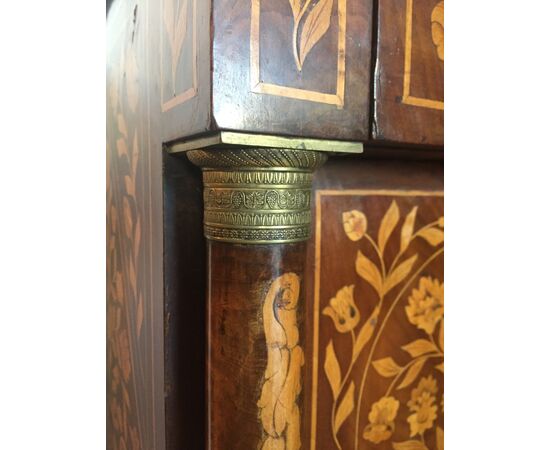 Credenza olandese stile Impero 1700 riccamente intarsiata
