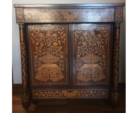 Credenza olandese stile Impero 1700 riccamente intarsiata