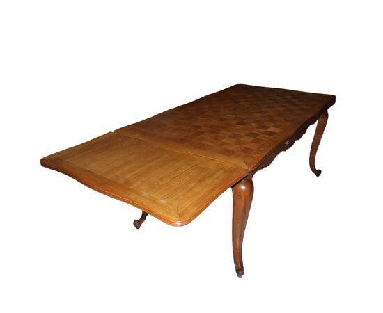 Early 20th century extendable Provençal walnut table with parquet top