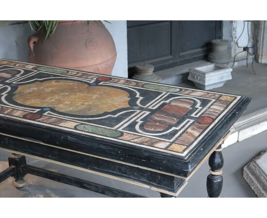 Tavolo consolle Laccato con Marmi, Toscana, 700