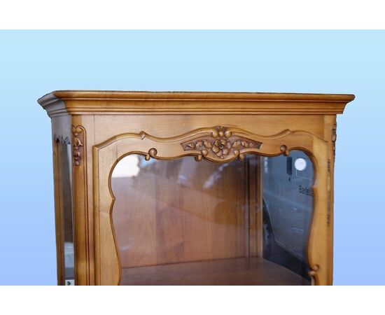 Early 1900s French display cabinet, Provençal style, in cherry wood, two-piece