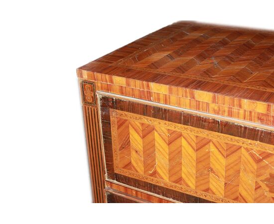 Cassettone italiano del 1700 stile Luigi XVI in legno di bois de rose