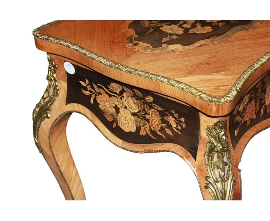 French Louis XV style toilet in rosewood with floral inlays on an ebony background, 19th century