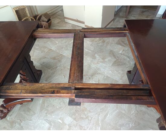 Extendable table