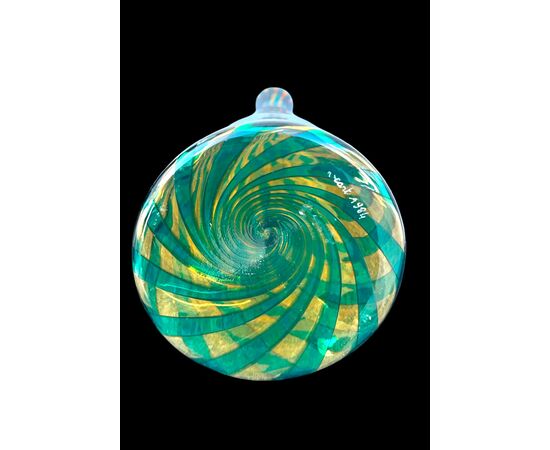 Green glass vase with spiral vertical bands. Signature VeArt (Murano artistic glassworks 1984).