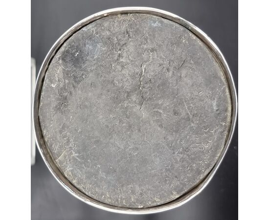 Coppia di candelieri in argento, stile neoclassico – inizi XX secolo