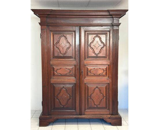 Armadio Luigi XIV  . Genova fine 600