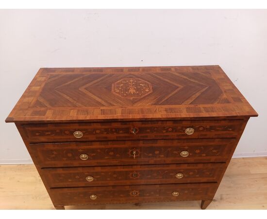 Louis XVI directoire inlaid chest of drawers in walnut and maple - chest of drawers - late 18th century / 1700s