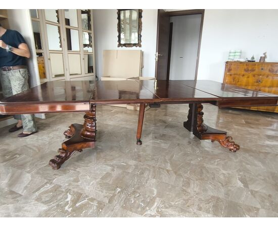 Extendable table