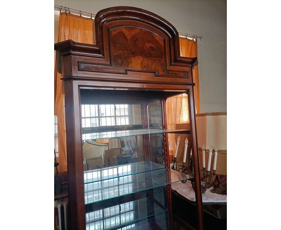 Late 19th-century display cabinet