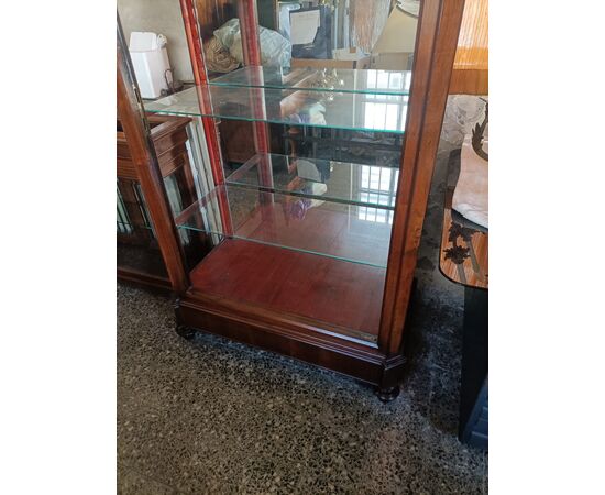 Late 19th-century display cabinet
