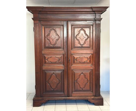 Armadio Luigi XIV  . Genova fine 600