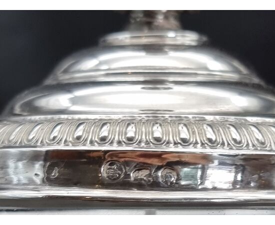 Coppia di candelieri in argento, stile neoclassico – inizi XX secolo