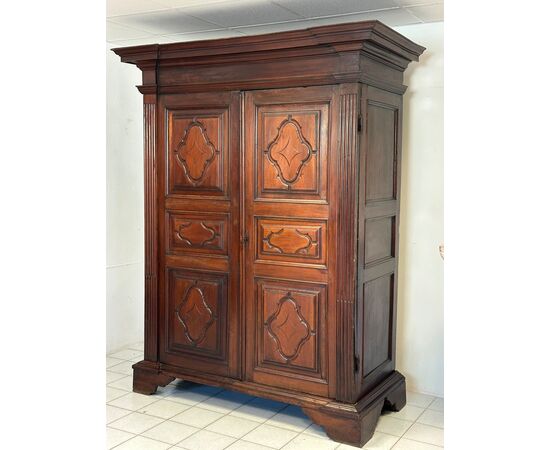 Armadio Luigi XIV  . Genova fine 600
