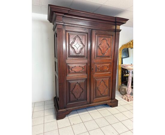 Armadio Luigi XIV  . Genova fine 600