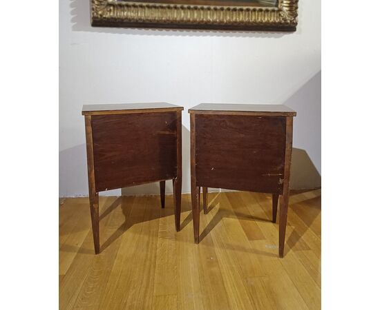PAIR OF NEOCLASSICAL STYLE NIGHTSTANDS, FIRST HALF OF THE 19TH CENTURY