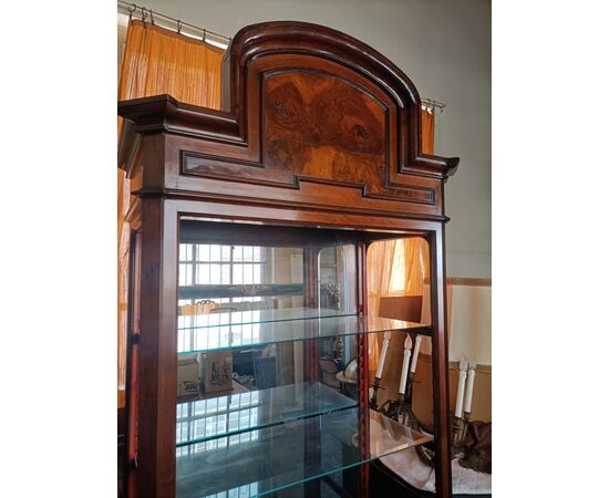 Late 19th-century display cabinet