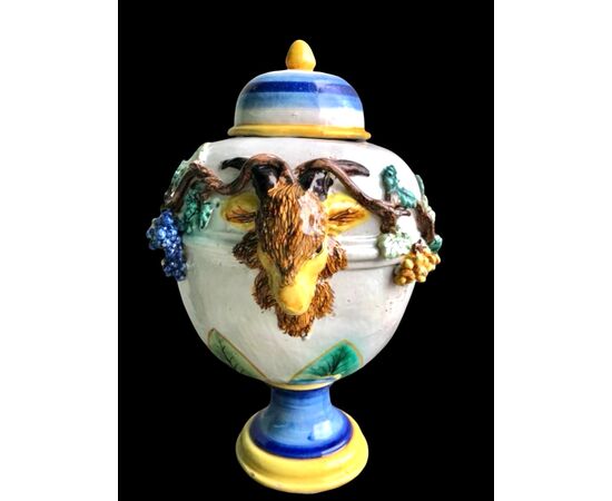 Pair of majolica vases with raised grape vine decoration and leaf motif. Rubbiani manufacture, Sassuolo.