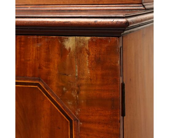 Large English Mahogany Bookcase, England, first quarter of the 19th Century
