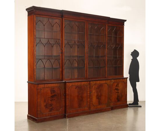Large English Mahogany Bookcase, England, first quarter of the 19th Century
