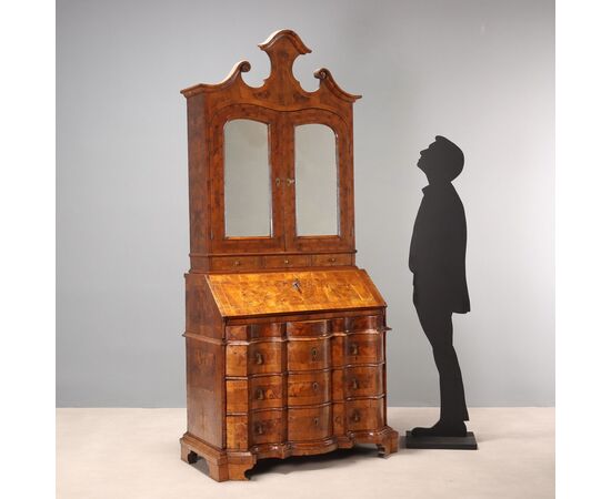 Emilian Walnut and Burl Walnut Trumeau, 18th Century