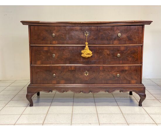 Louis XV chest of drawers. Emilia Modena 18th century