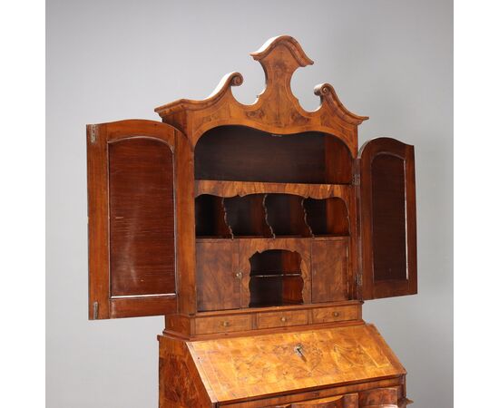Emilian Walnut and Burl Walnut Trumeau, 18th Century