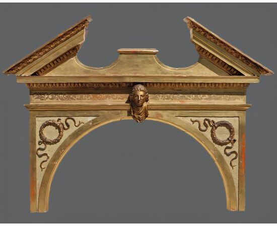 Large gilded decorative frieze in pastiglia, Northern Italian area, Empire period (first quarter of the 19th century).