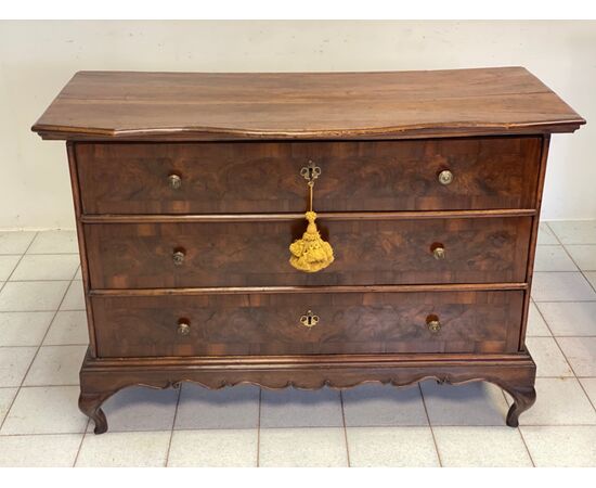 Louis XV chest of drawers. Emilia Modena 18th century