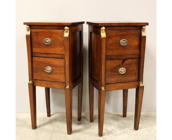 Antique pair of Directory bedside tables in walnut - "Retour d'Egypte" 1798/1805 Italy