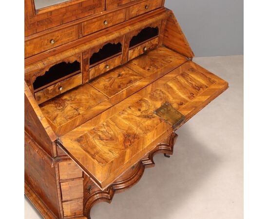 Emilian Walnut and Burl Walnut Trumeau, 18th Century