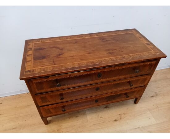 Louis XVI Directoire inlaid walnut chest of drawers - dresser - late 18th century/1700s