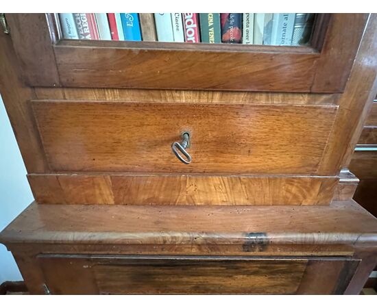 Libreria “a ponte” in noce massiccio – Veneto, primi decenni del XIX secolo