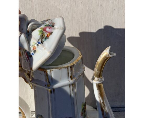 Polychrome porcelain coffee pot. Italy, early 20th century.