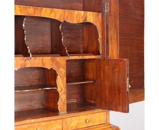Emilian Walnut and Burl Walnut Trumeau, 18th Century