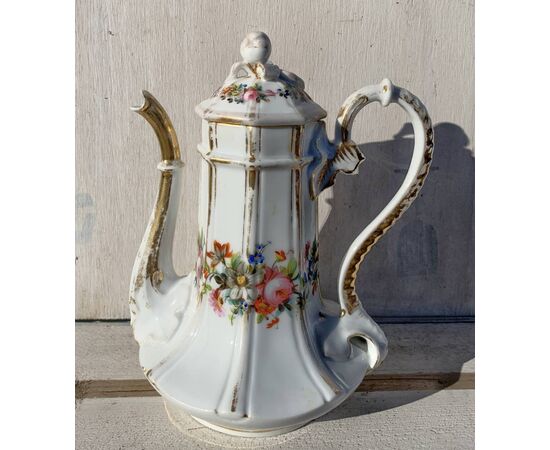 Polychrome porcelain coffee pot. Italy, early 20th century.