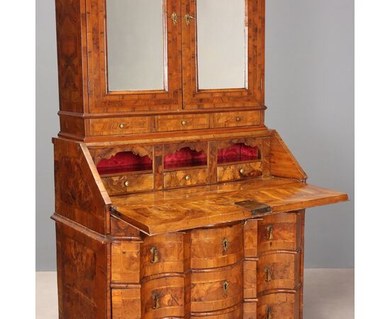 Emilian Walnut and Burl Walnut Trumeau, 18th Century