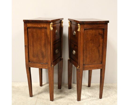 Antique pair of Directory bedside tables in walnut - "Retour d'Egypte" 1798/1805 Italy