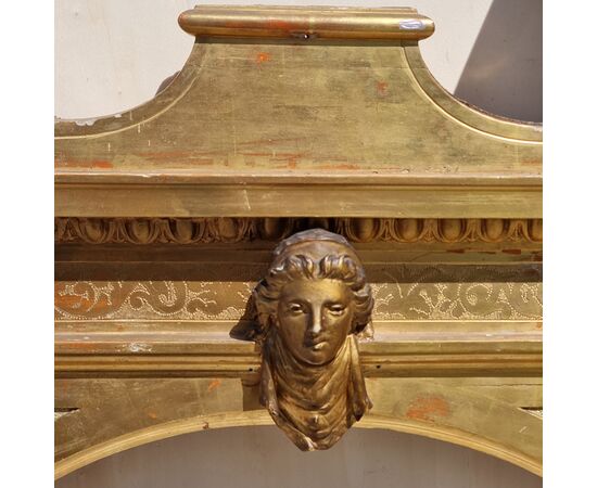 Large gilded decorative frieze in pastiglia, Northern Italian area, Empire period (first quarter of the 19th century).