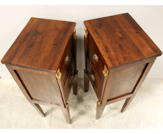Antique pair of Directory bedside tables in walnut - "Retour d'Egypte" 1798/1805 Italy