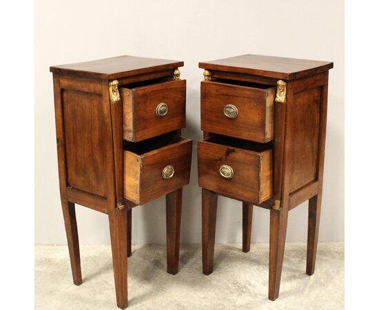 Antique pair of Directory bedside tables in walnut - "Retour d'Egypte" 1798/1805 Italy